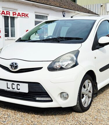 Toyota Aygo VVT-I FIRE MM ..AIR CON. AUTOMATIC.. SERVICE HISTORY.. £20 ROAD TAX..DAB .. 3