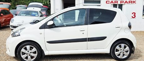 Toyota Aygo VVT-I FIRE MM ..AIR CON. AUTOMATIC.. SERVICE HISTORY.. £20 ROAD TAX..DAB .. 1