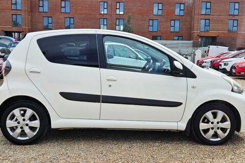 Toyota Aygo VVT-I FIRE MM ..AIR CON. AUTOMATIC.. SERVICE HISTORY.. £20 ROAD TAX..DAB .. 12
