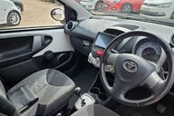 Toyota Aygo VVT-I FIRE MM ..AIR CON. AUTOMATIC.. SERVICE HISTORY.. £20 ROAD TAX..DAB .. 10