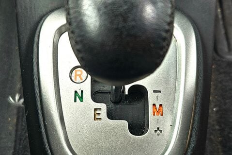 Toyota Aygo VVT-I FIRE MM ..AIR CON. AUTOMATIC.. SERVICE HISTORY.. £20 ROAD TAX..DAB .. 5