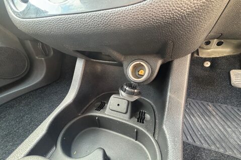 Vauxhall Corsa 1.4 SE AUTOMATIC.. HEATED SEATS..AIR CON..FULL SERVICE HISTORY..11 SERVICES 4