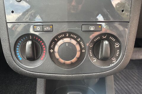 Vauxhall Corsa 1.4 SE AUTOMATIC.. HEATED SEATS..AIR CON..FULL SERVICE HISTORY..11 SERVICES 15