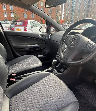 Vauxhall Corsa 1.4 SE AUTOMATIC.. HEATED SEATS..AIR CON..FULL SERVICE HISTORY..11 SERVICES 3