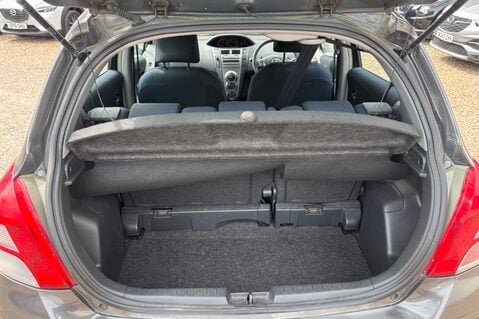 Toyota Yaris TR VVT-I MM.. AUTOMATIC.. AIR CON.. PADDLE SHIFT.. 16 MAIN DEALER SERVICES  4