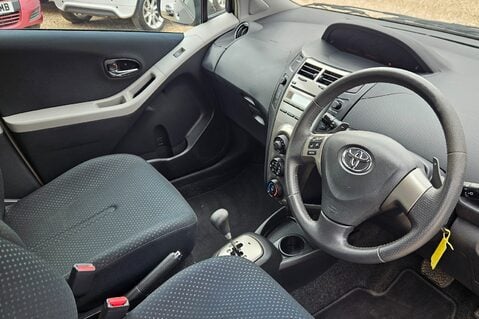 Toyota Yaris TR VVT-I MM.. AUTOMATIC.. AIR CON.. PADDLE SHIFT.. 16 MAIN DEALER SERVICES  6