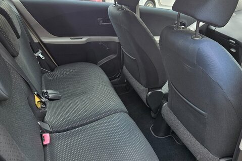 Toyota Yaris TR VVT-I MM.. AUTOMATIC.. AIR CON.. PADDLE SHIFT.. 16 MAIN DEALER SERVICES  18
