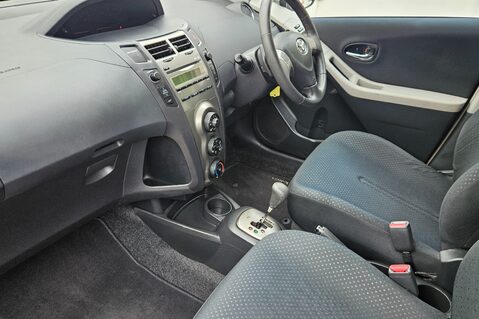 Toyota Yaris TR VVT-I MM.. AUTOMATIC.. AIR CON.. PADDLE SHIFT.. 16 MAIN DEALER SERVICES  21