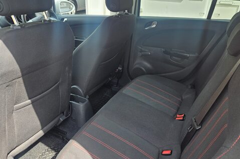 Vauxhall Corsa SXI A/C CDTI.. 10 SERVICES.. LOW INSURANCE GROUP.. £35 ROAD TAX.. A/C..AUX 18