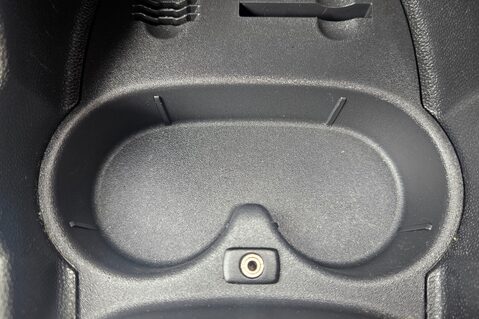 Vauxhall Corsa SXI A/C CDTI.. 10 SERVICES.. LOW INSURANCE GROUP.. £35 ROAD TAX.. A/C..AUX 21