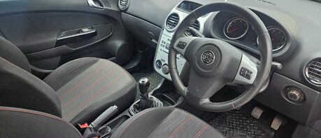 Vauxhall Corsa SXI A/C CDTI.. 10 SERVICES.. LOW INSURANCE GROUP.. £35 ROAD TAX.. A/C..AUX 1