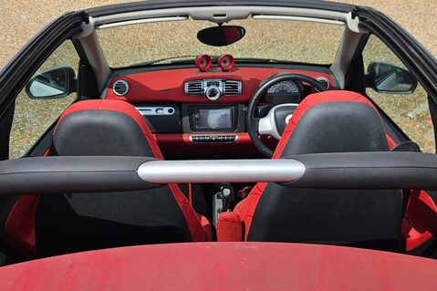 Smart Fortwo Cabrio PASSION MHD.. CONVERTIBLE.. 8 SERVICES ..£20 ROAD TAX.. BLUETOOTH.. A/C  5