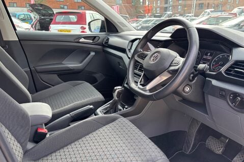 Volkswagen T-Cross SE TSI.. AUTOMATIC.. APPLE/ANDROID CARPLAY..PADDLE SHIFT.. 5 SERVICES.. A/C 8