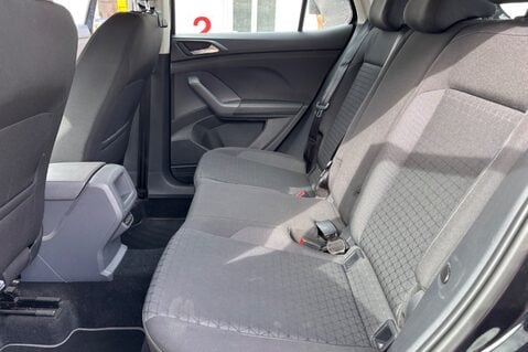 Volkswagen T-Cross SE TSI.. AUTOMATIC.. APPLE/ANDROID CARPLAY..PADDLE SHIFT.. 5 SERVICES.. A/C 12