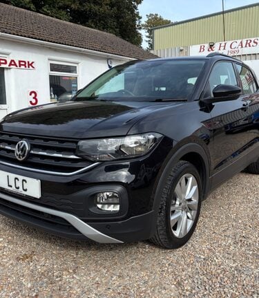 Volkswagen T-Cross SE TSI.. AUTOMATIC.. APPLE/ANDROID CARPLAY..PADDLE SHIFT.. 5 SERVICES.. A/C 3