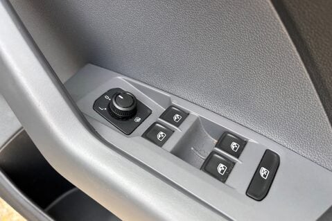 Volkswagen T-Cross SE TSI.. AUTOMATIC.. APPLE/ANDROID CARPLAY..PADDLE SHIFT.. 5 SERVICES.. A/C 9