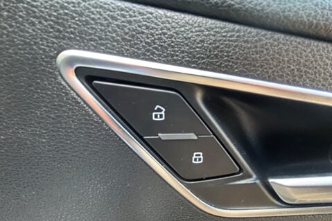 Audi Q2 TFSI SPORT...APPLE PLAY..CRUISE CONTROL.SAT NAV..DAB RADIO..BEST COLOUR 27