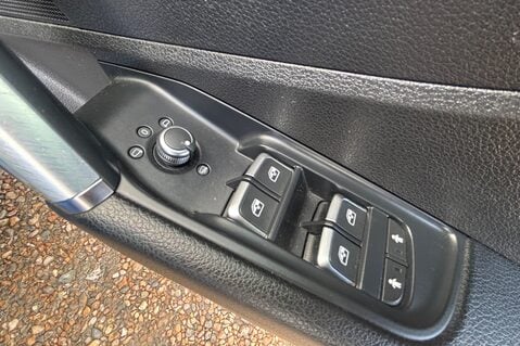 Audi Q2 TFSI SPORT...APPLE PLAY..CRUISE CONTROL.SAT NAV..DAB RADIO..BEST COLOUR 28