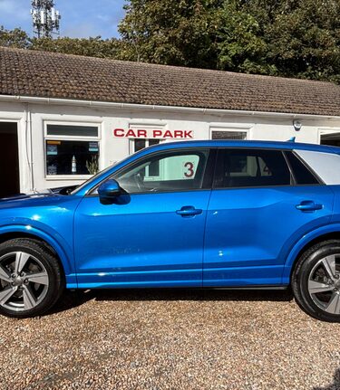 Audi Q2 TFSI SPORT...APPLE PLAY..CRUISE CONTROL.SAT NAV..DAB RADIO..BEST COLOUR 3