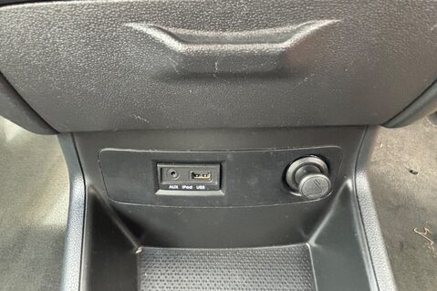Hyundai i20 ACTIVE.. BLUETOOTH.. REVERSING SENSORS.. A/C.. 8 SERVICES.. £35 R/TAX..  17