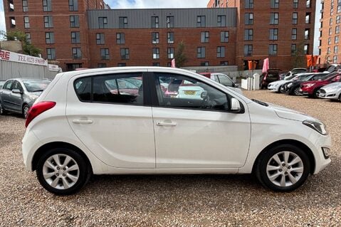 Hyundai i20 ACTIVE.. BLUETOOTH.. REVERSING SENSORS.. A/C.. 8 SERVICES.. £35 R/TAX..  9