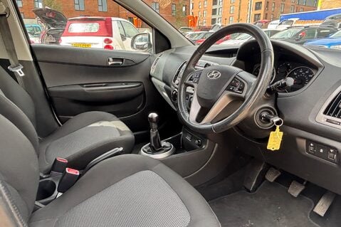 Hyundai i20 ACTIVE.. BLUETOOTH.. REVERSING SENSORS.. A/C.. 8 SERVICES.. £35 R/TAX..  2