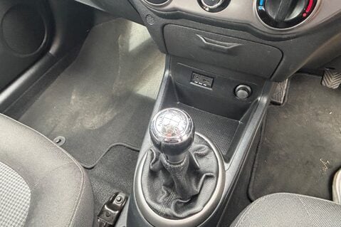 Hyundai i20 ACTIVE.. BLUETOOTH.. REVERSING SENSORS.. A/C.. 8 SERVICES.. £35 R/TAX..  18