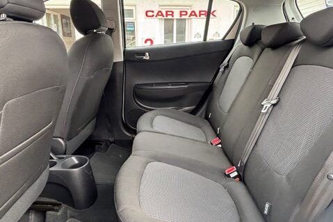 Hyundai i20 ACTIVE.. BLUETOOTH.. REVERSING SENSORS.. A/C.. 8 SERVICES.. £35 R/TAX..  4