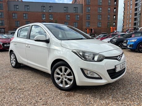 Hyundai i20 ACTIVE.. BLUETOOTH.. REVERSING SENSORS.. A/C.. 8 SERVICES.. £35 R/TAX.. 