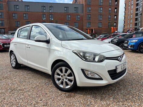 Hyundai i20 ACTIVE.. BLUETOOTH.. REVERSING SENSORS.. A/C.. 8 SERVICES.. £35 R/TAX..