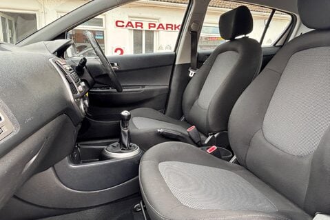 Hyundai i20 ACTIVE.. BLUETOOTH.. REVERSING SENSORS.. A/C.. 8 SERVICES.. £35 R/TAX..  5