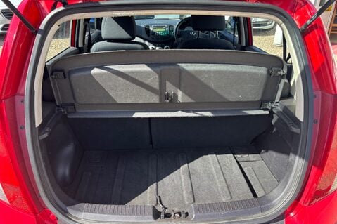 Hyundai i10 COMFORT.. AUTOMATIC.. 16 SERVICES.. A/C.. IDEAL FIRST CAR... LOW INSURANCE 15