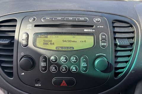 Hyundai i10 COMFORT.. AUTOMATIC.. 16 SERVICES.. A/C.. IDEAL FIRST CAR... LOW INSURANCE 14