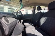 Hyundai i10 COMFORT.. AUTOMATIC.. 16 SERVICES.. A/C.. IDEAL FIRST CAR... LOW INSURANCE 8
