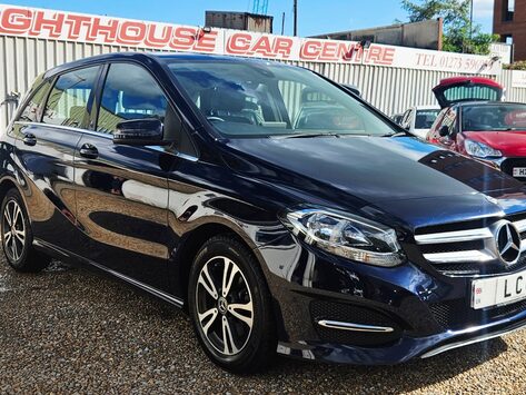 Mercedes-Benz B Class B 180 SE..AUTOMATIC..SAT NAV.. REVERSING CAMERA.. FULL LEATHER.. 5 SERVICES