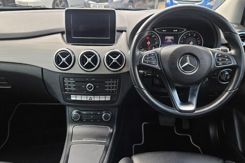 Mercedes-Benz B Class B 180 SE..AUTOMATIC..SAT NAV.. REVERSING CAMERA.. FULL LEATHER.. 5 SERVICES 19