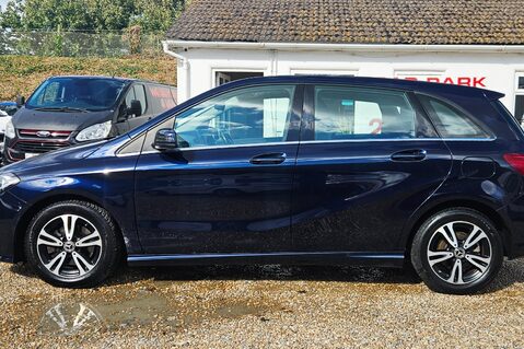 Mercedes-Benz B Class B 180 SE..AUTOMATIC..SAT NAV.. REVERSING CAMERA.. FULL LEATHER.. 5 SERVICES 3