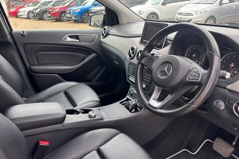 Mercedes-Benz B Class B 180 SE..AUTOMATIC..SAT NAV.. REVERSING CAMERA.. FULL LEATHER.. 5 SERVICES 10