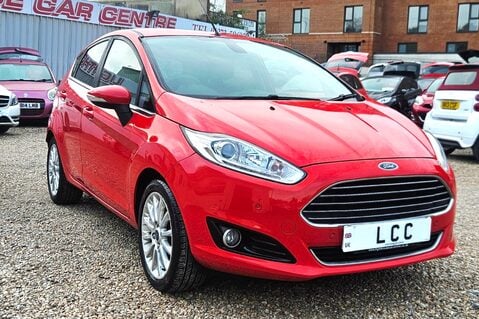 Ford Fiesta TITANIUM X AUTOMATIC! 1 PREVIOUS OWNER! £35 ROAD TAX! 5 SERVICES! 2