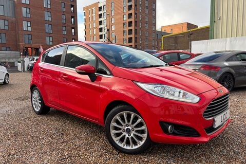 Ford Fiesta TITANIUM X AUTOMATIC! 1 PREVIOUS OWNER! £35 ROAD TAX! 5 SERVICES! 