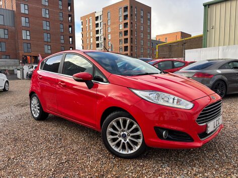 Ford Fiesta TITANIUM X AUTOMATIC! 1 PREVIOUS OWNER! £35 ROAD TAX! 5 SERVICES!