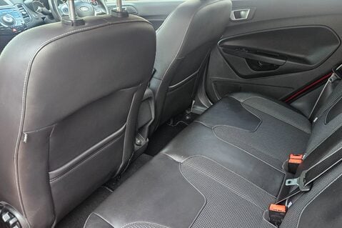 Ford Fiesta TITANIUM X AUTOMATIC! 1 PREVIOUS OWNER! £35 ROAD TAX! 5 SERVICES! 22