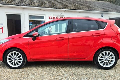 Ford Fiesta TITANIUM X AUTOMATIC! 1 PREVIOUS OWNER! £35 ROAD TAX! 5 SERVICES! 10