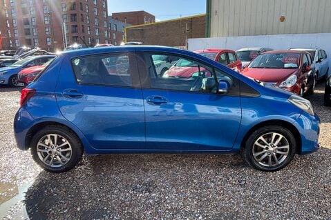 Toyota Yaris 1.3 VVT-I ICON LOOK!! 35K 1 PREVIOUS OWNER! 10 MAIN DEALER SERVICES 3