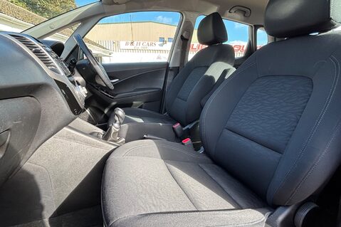Hyundai ix20 MPI SE NAV LOOK! 1 OWNER! FULL HISTORY! 6 HYUNDAI STAMPS! 4