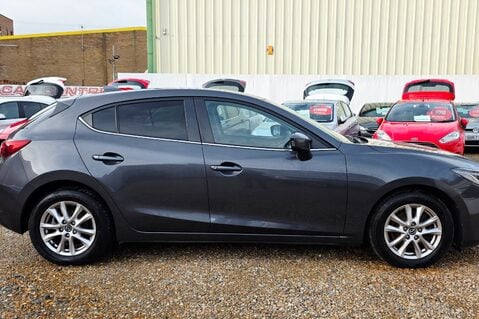 Mazda 3 2.0 SE-L  GREAT SERVICE HISTORY! 8 SERVICES! £35 ROAD TAX! SAT NAV.DAB  7