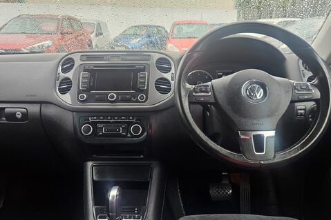 Volkswagen Tiguan MATCH TDI BLUEMOTION TECH 4x4 AUTOMATIC! 11 SERVICES! SAT NAV !! 18