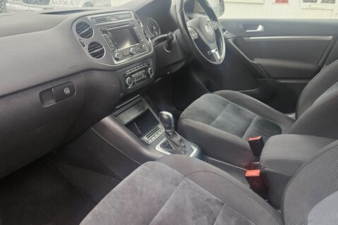 Volkswagen Tiguan MATCH TDI BLUEMOTION TECH 4x4 AUTOMATIC! 11 SERVICES! SAT NAV !! 24