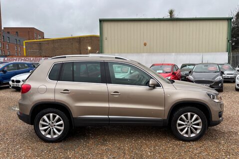Volkswagen Tiguan MATCH TDI BLUEMOTION TECH 4x4 AUTOMATIC! 11 SERVICES! SAT NAV !! 10