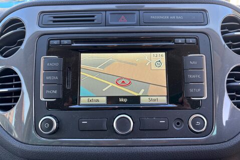 Volkswagen Tiguan MATCH TDI BLUEMOTION TECH 4x4 AUTOMATIC! 11 SERVICES! SAT NAV !! 8